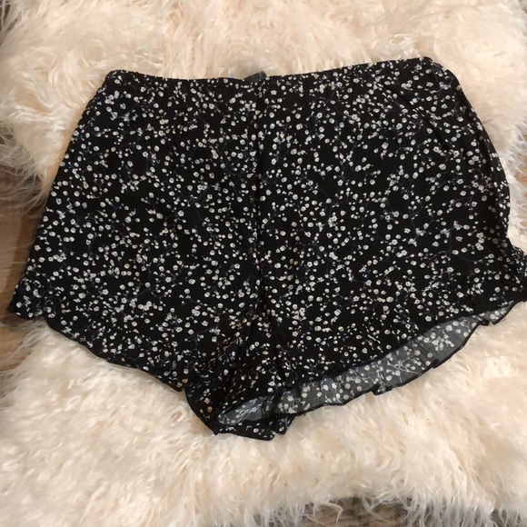 Iron Fist Death Breath Ruffled Shorts - Picture 4 of 7